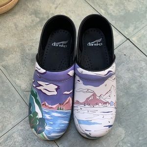 Dansko clogs RARE PRINT